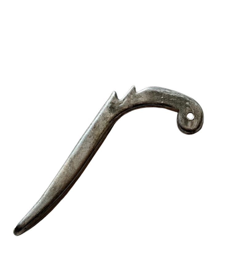 Ergonomisch geschwungener Metallguss-Hebel mit Montagebohrung zur Gießwasserdosierung