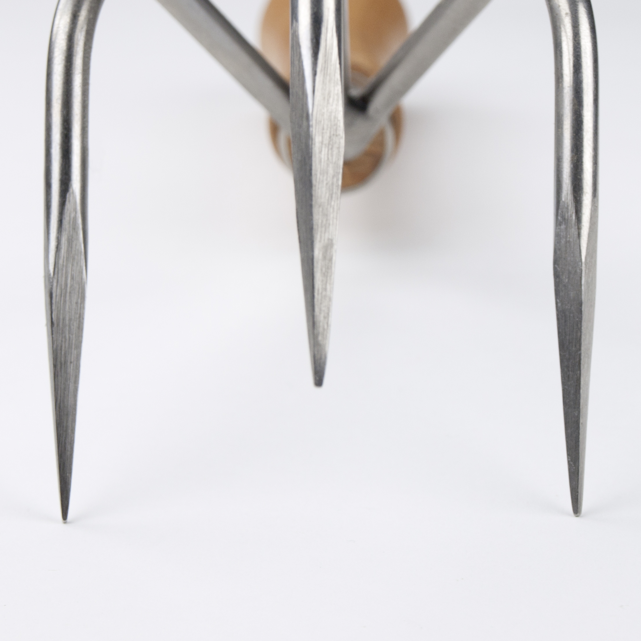 Handkultivator 3 Edelstahlzinken mit Kirschgriff Handkultivator 3 Edelstahlzinken mit Kirschgriff